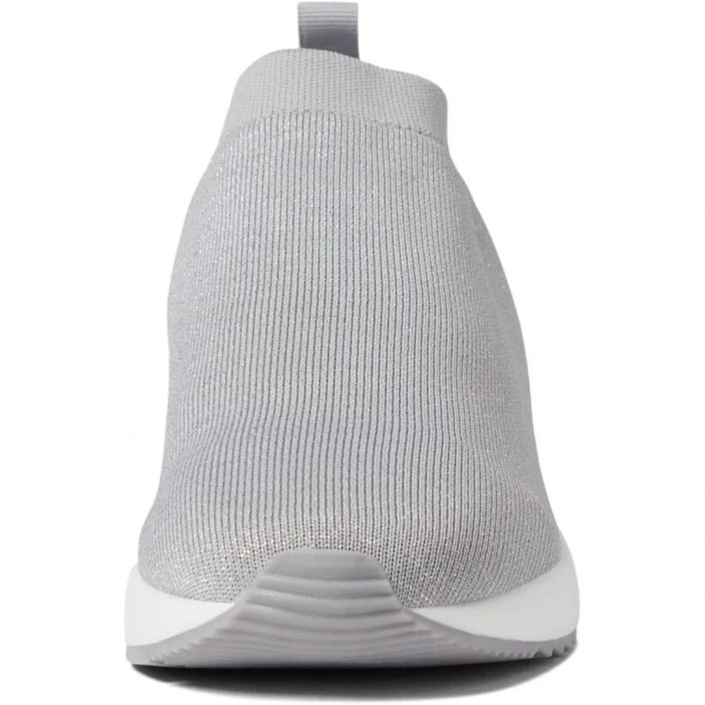 Blondo® (Women's 7.5 M) Kira™ Waterproof Sneakers in Gray